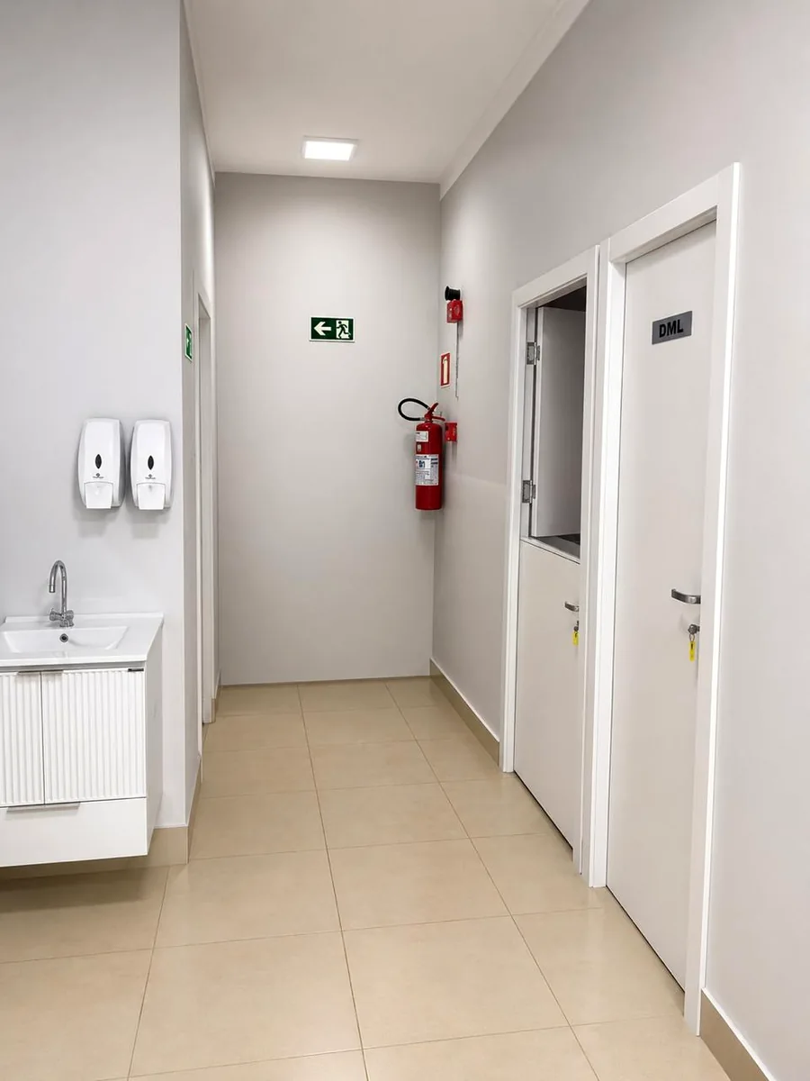Corredor interno do Hospital Reviva